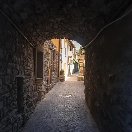 La Casa Dei Tre Pesci - Alborella Apartment